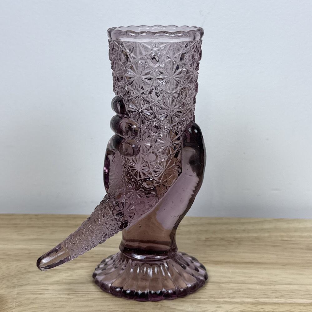 VINTAGE Fenton Art Glass Lavender Hand Holding Cornucopia Vase Daisy & Button 6”